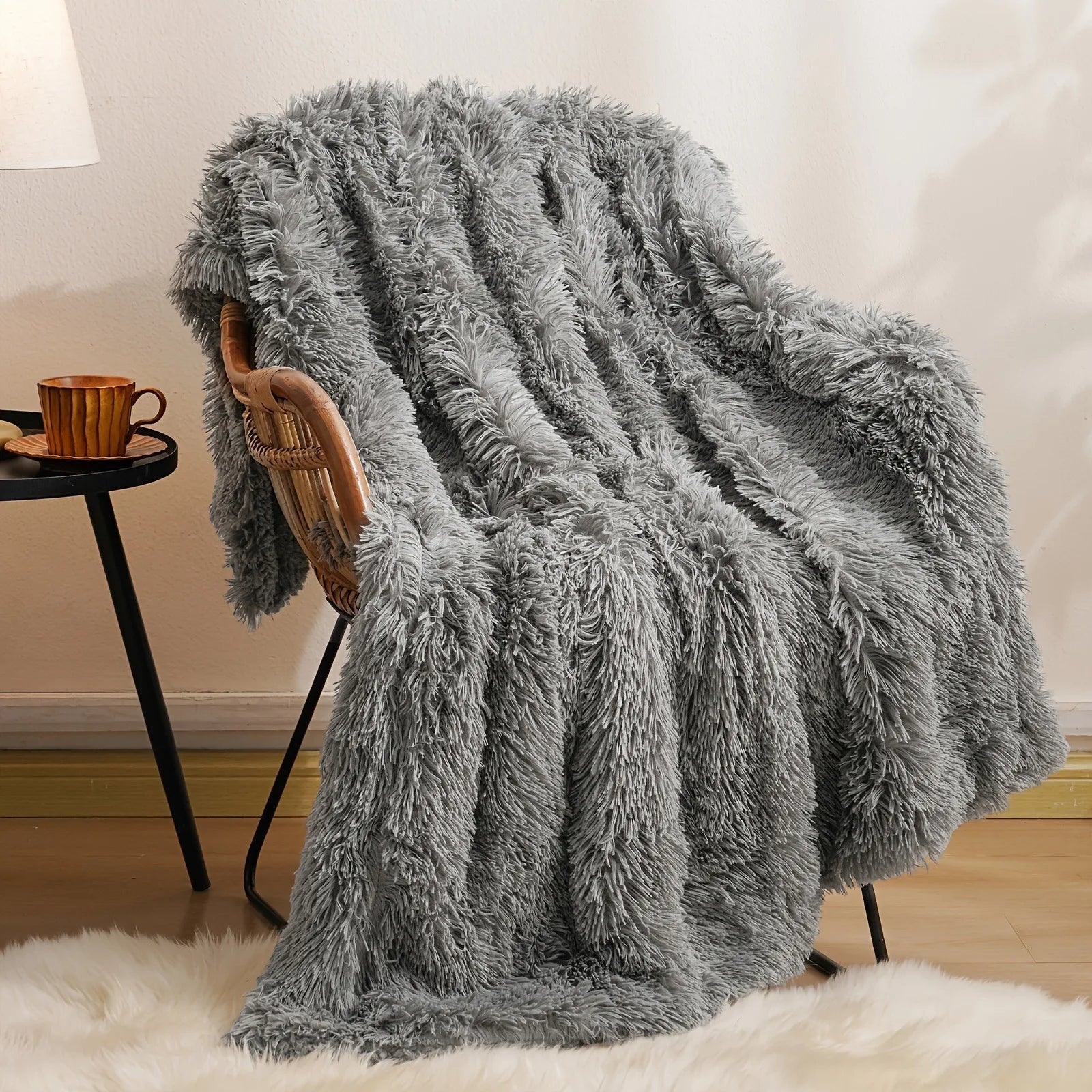 Luxury Ultra-Soft Faux Fur Blanket Double-Sided Plush Warmth Thick Cozy Winter Bedding for Sofa Bed Chair Machine Washable