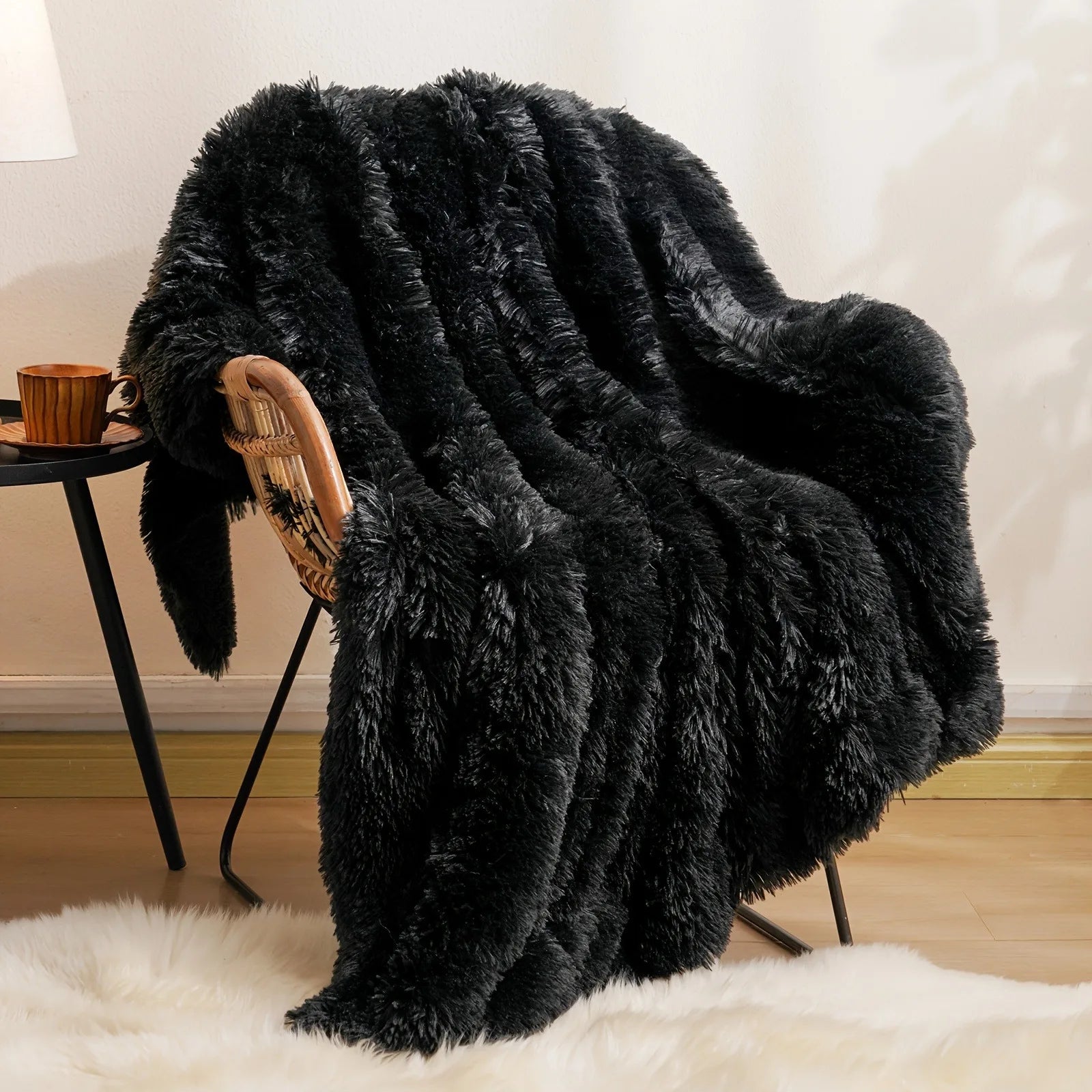 Luxury Ultra-Soft Faux Fur Blanket Double-Sided Plush Warmth Thick Cozy Winter Bedding for Sofa Bed Chair Machine Washable